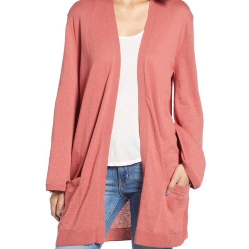 Adorable Hinge Spring Cardigan in Pink Cedar
